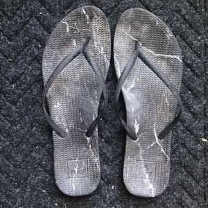 Reef black marble sandals